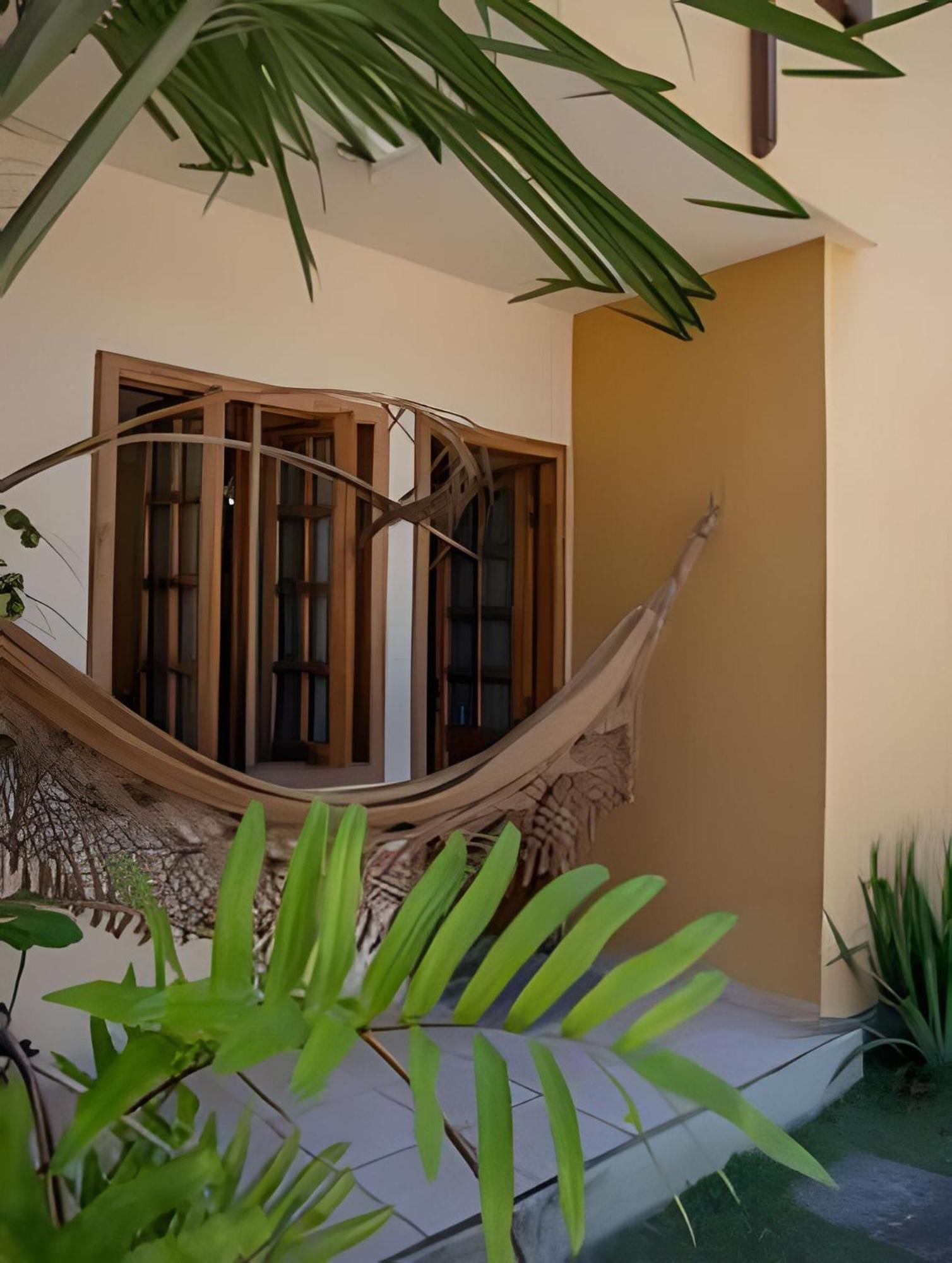 Em Frente A Praia De Taperapuan; Piscina; 1 Quarto; Wifi 300 Mbs; Estacionamento Gratuito 1 Veiculo Porto Seguro Exterior photo